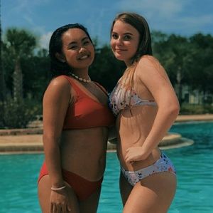 Meet your Posher, Ava